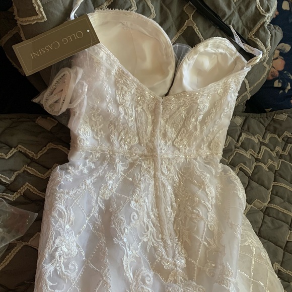 Brand New David’s Bridal Beaded Scroll and Lace Mermaid Wedding Dress Size 4 - Picture 5 of 16